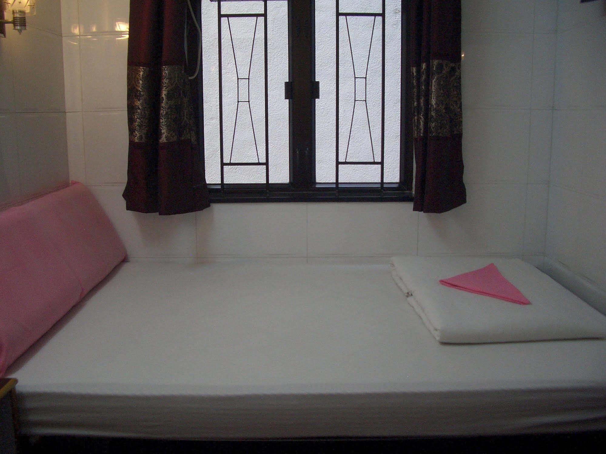 Maple Leaf Guest House Гонконг Екстер'єр фото