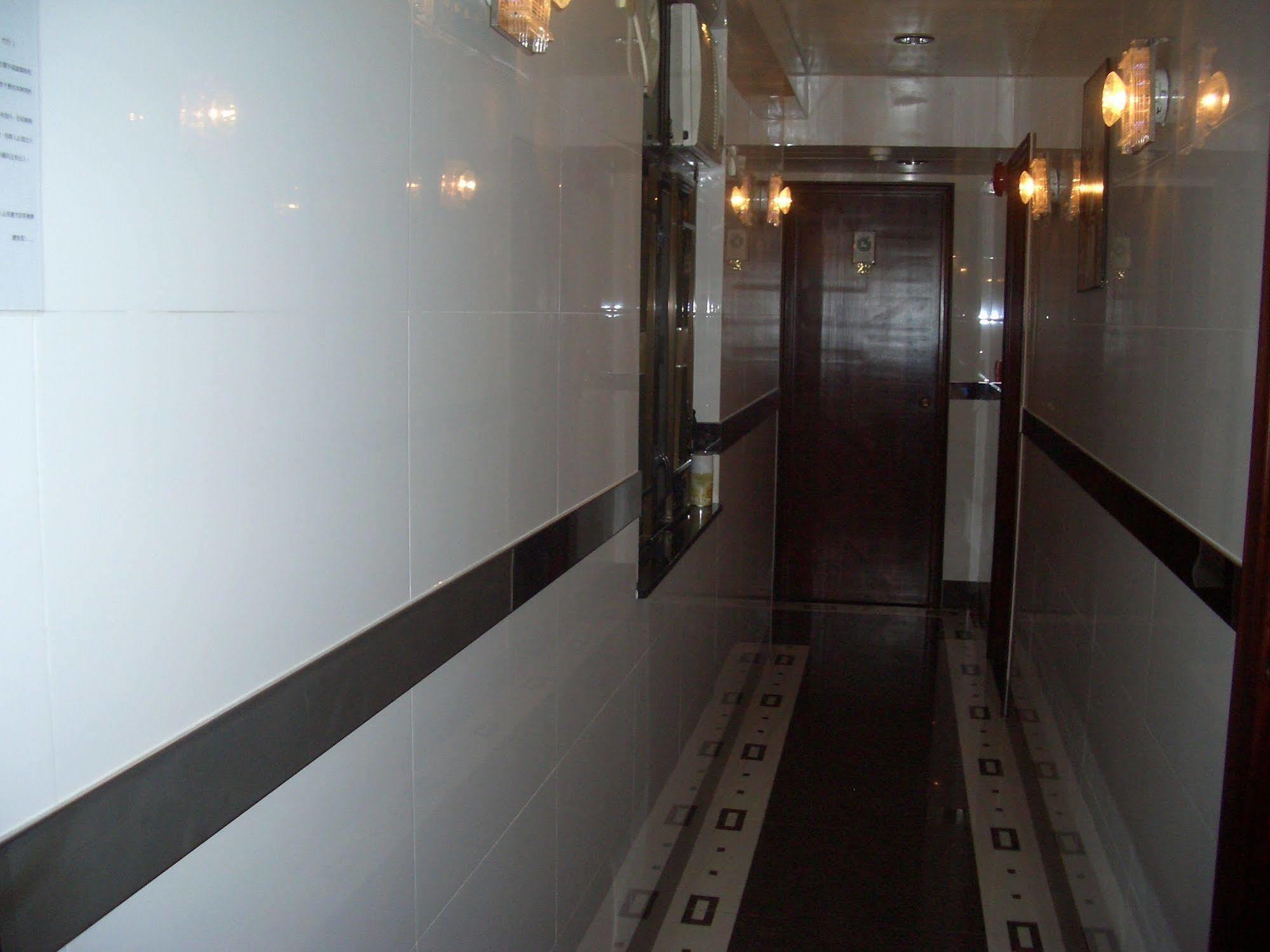 Maple Leaf Guest House Гонконг Екстер'єр фото