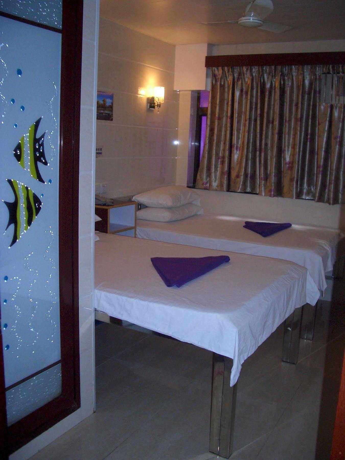 Maple Leaf Guest House Гонконг Екстер'єр фото